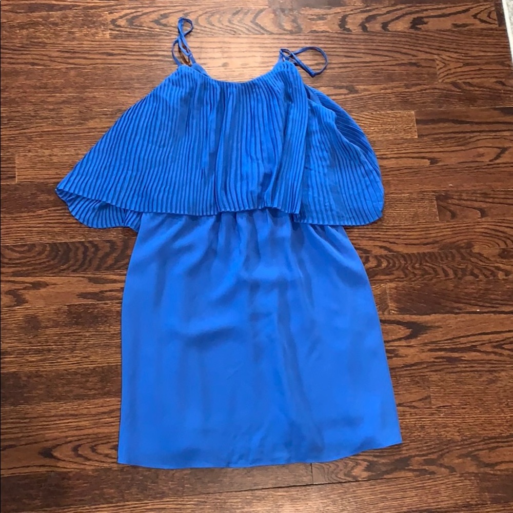 Super cute dress!